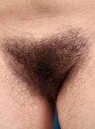 girls hairy crotch