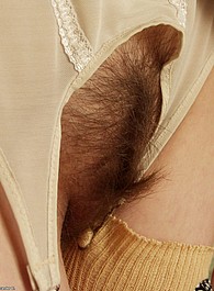 michelle ryan hairy pussy