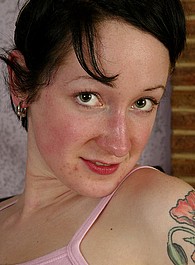 hairy pussy posing