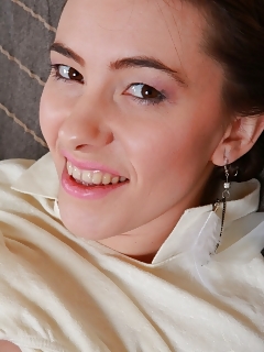 Clara Retro Hairy Women