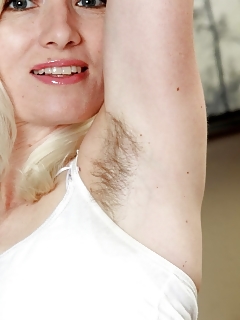 Heidi Ebony Hairy Babes