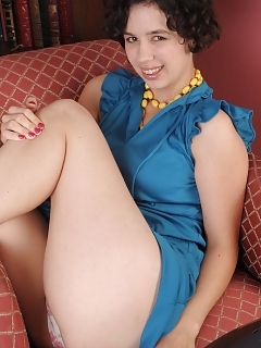 Daisy Hairy Open Pussy