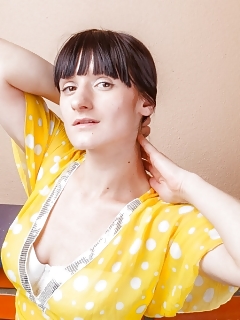 Alina Atk Hairy Puusy Pee