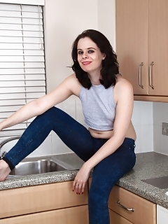 Tiffany Hairy Girls Fucked On Stage