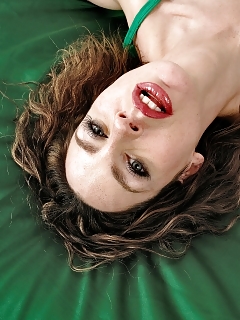 Jessica Lesbians Eat Hairy Pussy